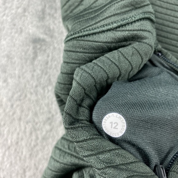 Lululemon Ventscape Half-Zip Long Sleeve Top Womens Sz 12 Smoked Spruce Athletic - Picture 4 of 12